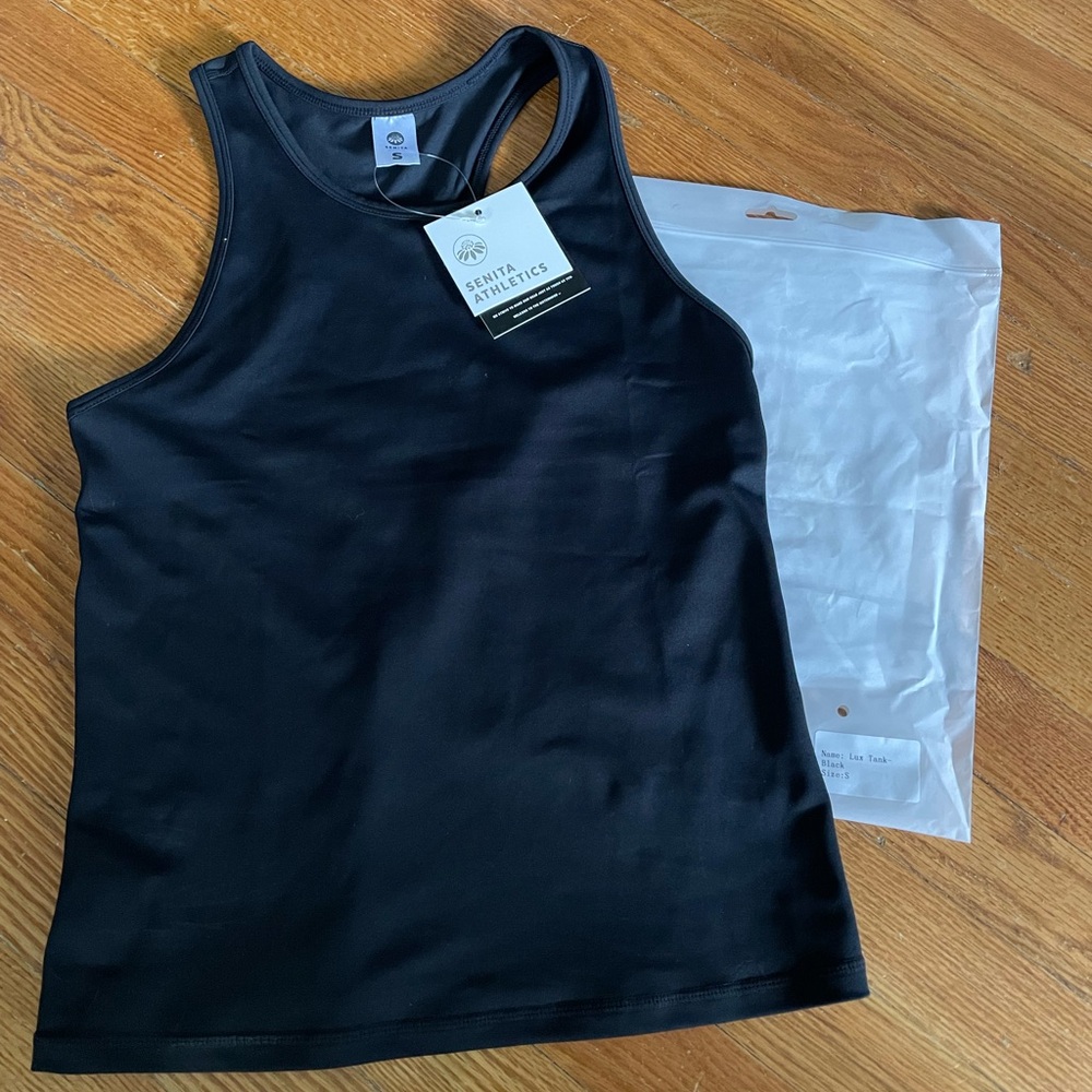 Lux Tank NWT